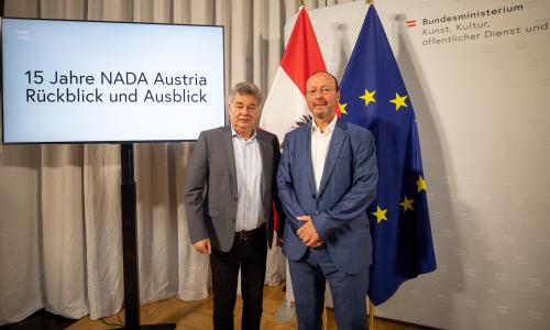 © Fotograf / BMKÖS / HBF / Daniel Trippolt / Pressekonferenz 15 Jahre NADA Austria - im Bild Vizekanzler und Sportminister Mag. Werner Kogler und NADA Austria GF Mag. Michael Cepic NADA Austria seit 15 Jahren für sauberen Sport