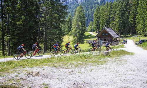 KTM meets Schnitzel: KTM Fahrrad-Team folgte dem Aufruf zur Bosch (e)MTB-Schnitzeljagd!
