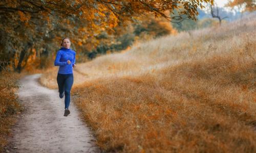 Sport in der Übergangszeit: 5 Tipps, die du bei deinem Herbst-Workout beachten solltest