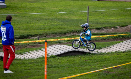 170 Kinder am Start des Mountainbike Rennens in St. Corona am Wechsel