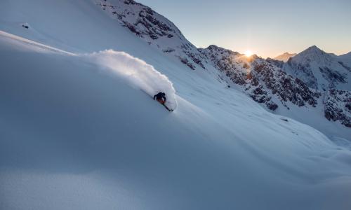 © Fotograf / Tom Klocker / Ski-Freeride-Profi Roman Rohrmoser Leidenschaft im Schnee: Roman Rohrmoser und die Faszination des Freeridens