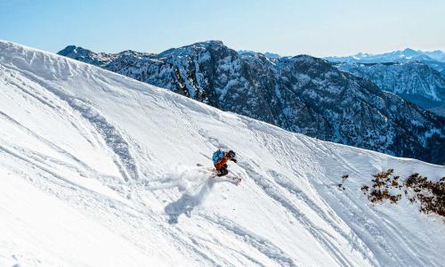 Der Weg ins Backcountry: Profi-Tipps für einen gelungenen Einstieg ins Skifahren im freien Gelände