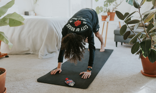 Sport zu Hause machen: Zubehör und Workouts