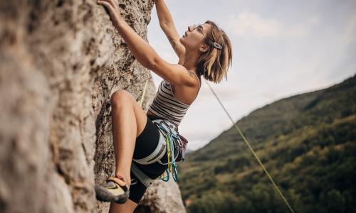 Fit für's Klettern: Die 6 besten Übungen für daheim