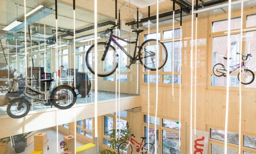 Wien welcomes woom: woom eröffnet neues Headquarter in der Muthgasse