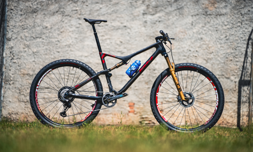 David Valero eröffnet eine ganz besondere Saison auf einem ganz besonderen BH Lynx Race