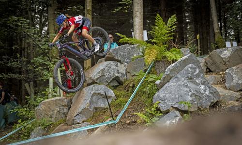 „Es ist brutal anstrengend“: Anna Spielmann gewährt Einblicke in die Welt der E-MTB-Rennen