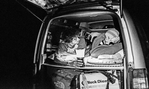 Vanlife pur – Freiheit pur: Die Kletterer Babsi Zangerl und Jacopo Larcher über die Freiheit im Van