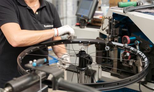 Perfektes Zusammenspiel: Das leisten die M.Core Naben, Xeta Felgen und Tubeless Ventile von CONTEC