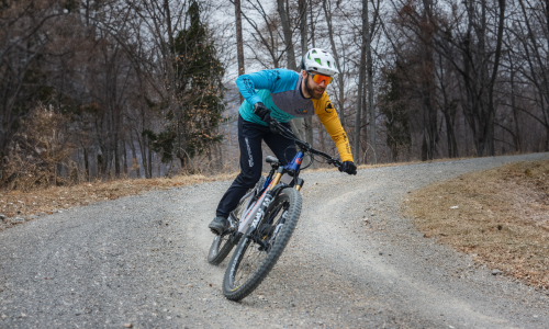 Rund ums Eck: Mit ein paar Tricks vom Profi fährt es sich deutlich sicherer durchs Gelände