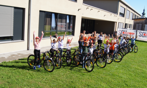 SPORTaktiv Leseraktion: KTM stattete Schulklasse für Fahrradprüfung aus!