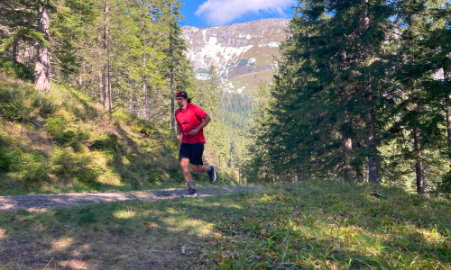Im SPORTaktiv-Test: Der nachhaltige Salomon Vision Trailrunningschuh im ersten Probelauf