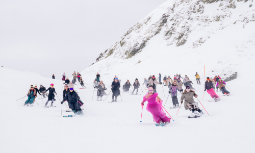 Einschwingen für Pink Ribbon – Powerfrauen setzen ein Zeichen gegen Krebs in Obertauern
