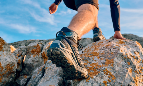 Goldener Midcut: Leichte Midcut-Wanderschuhe lassen sich besonders vielfältig einsetzen