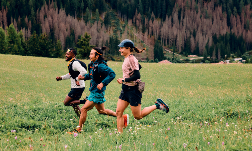 Dressed for Trail: Ein Blick auf Funktion und Optik von Trailrunning-Bekleidung