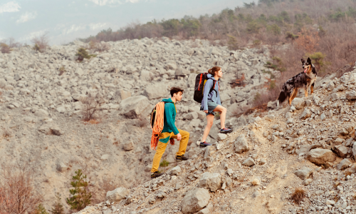 Auf leichten Sohlen: Warum es beim Wandern nicht mehr zwingend knöchelhoch sein muss