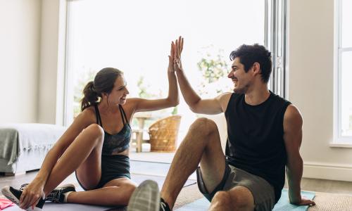 Liebe in Bewegung: 6 sportliche Alternativen zum klassischen Valentinstag