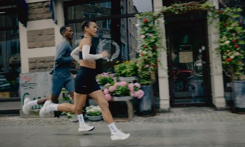 Startklar für die schnelle Saison: Die schwedische Ausdauersportmarke CRAFT launcht im Frühling drei neue Produkt-Highlights für Läufer:innen