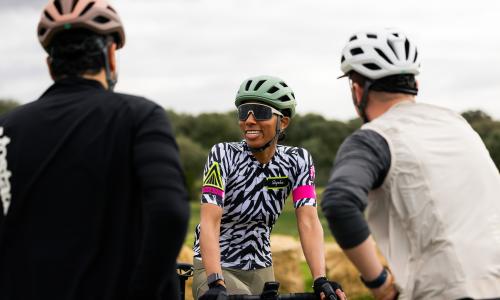 Neuer Lazer Blade KinetiCore: Ein Helm für Straße und Gravel