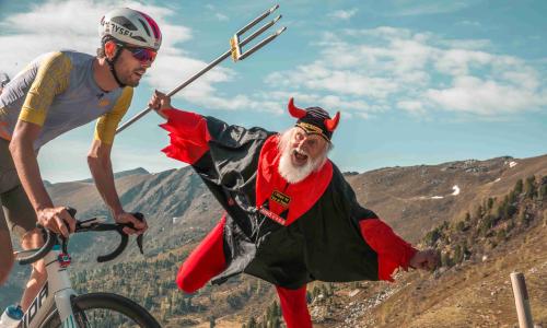 © © Veranstalter / Stinus Kaempe / Die Kulisse, in der der Kärnten-Radmarathon über die Bühne geht, ist wirklich „teuflisch“ schön. Diesmal dürfen 800 Radsportler auf die Strecke. Radmarathon in Bad Kleinkirchheim boomt: Veranstalter stocken Startplätze auf