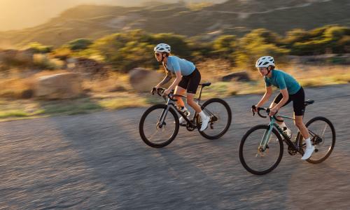 © © LIV-Cycling / Entspannter Einstieg. Viele haben in den letzten Jahren zum Gravelbike und im nächsten Schritt zum Rennrad gefunden. Das trifft auf Frauen wie Männer gleichermaßen zu. Das Rad dreht sich: Warum immer mehr Frauen aufs Rennrad und Gravelbike steigen