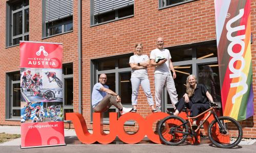 © © woom GmbH / v.l.n.r. Florian König, Lisa Ribarich (beide Cycling Austria), David Wiesenhofer, Christina Pallanch (beide woom) woom und Cycling Austria starten Partnerschaft für mehr Kinder auf dem Rad
