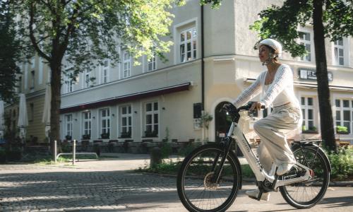 Aventon Naro – das smarte E-City Bike für den modernen urbanen Alltag