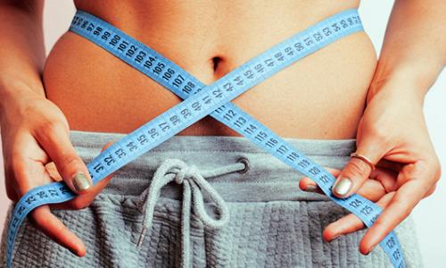 Entlarvt: Diese 3 Abnehm-Mythen kannst du getrost vergessen / Bild: iStock / YunYulia Thumbnail