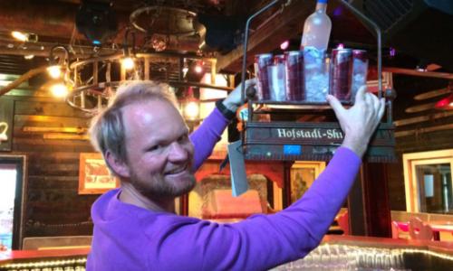 Der Partykönig: Hinter den Kulissen beim Après-Ski / Bild: Hofstadl Flachau Thumbnail