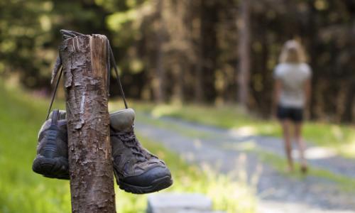 Materialcheck: So machst du deine Wanderschuhe fit für den Berg / Bild: iStock / kamsta Thumbnail