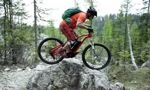 5 Tipps & Tricks zum eMountainbiken von Trial-Profi Stefan Schlie epowered by Bosch / Bild: Bosch Thumbnail