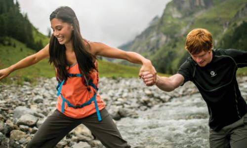 Erlebnisorientierte Bewegung: Die neue Lust am Wandern / Bild: Merrell Thumbnail