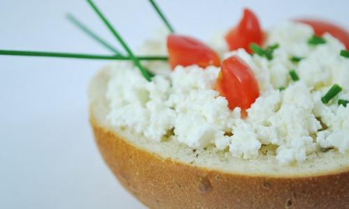 Die Ernährungspyramide ... erklärt in 7 Schritten / Bild: KK © Die Ernährungspyramide ... erklärt in 7 Schritten / Bild: KK Die Ernährungspyramide ... erklärt in 7 Schritten / Bild: KK