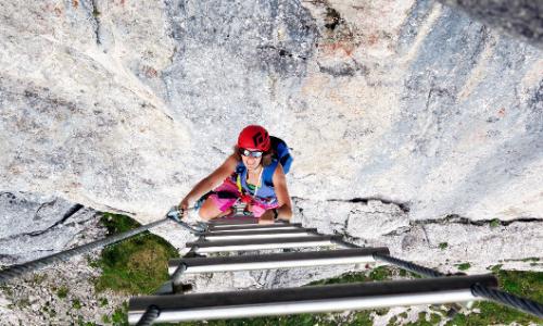 Zwischen bequem und extrem: Das steckt hinter dem Klettersteig-Hype / Bild: Axel Jentzsch-Rabl Thumbnail