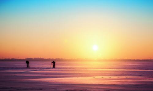 Weg von der Loipe: Langlaufen im Backcountry / Bild: iStock / darkbird77 Thumbnail