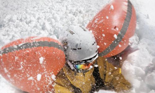Was kann der Lawinenairbag: Die Modelle von ABS, Mammut, BCA und Pieps / Bild: ABS Thumbnail