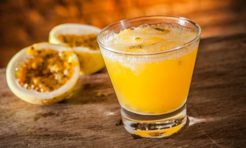 Rezepttipp für den Sommer: Maracuja-Cocktail / Bild: iStock / ElvisFernandes85 Thumbnail