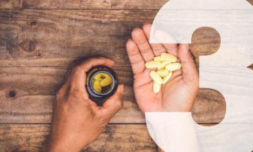 Nahrungsergänzungsmittel: 3 Fragen, die du dir vorher stellen solltest / Bild: iStock / theevening Thumbnail
