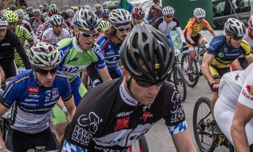 Nordkette Quartett 2015: Im Vierkampf mit Bike und Ski auf die Innsbrucker Nordkette / Bild: Felix Schüller Thumbnail