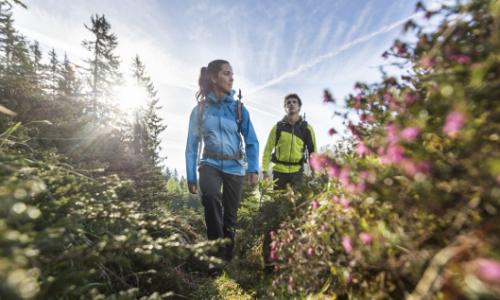Materialcheck: So machst du deine Outdoorjacke fit für den Berg / Bild: Löffler Thumbnail