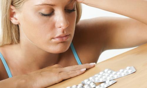 Verhütung: Stoppt die Pille wirklich den Muskelaufbau bei Frauen? / Bild: iStock / LittleBee80 Thumbnail