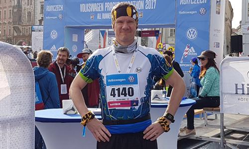Laufen an der Moldau: Wolfgang beim Prag Marathon 2017 / Bild: Kühnelt Thumbnail