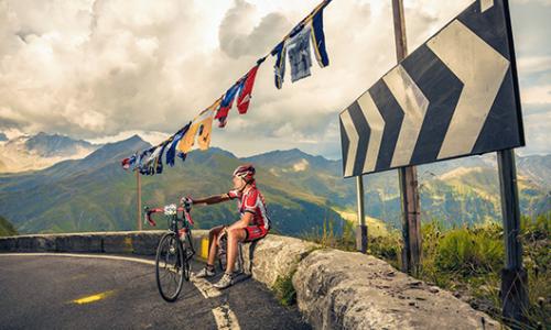 Wie organisiert man eigentlich einen Radmarathon? Zwei Koryphäen im Gespräch / Bild: Red Bull Content Pool Thumbnail