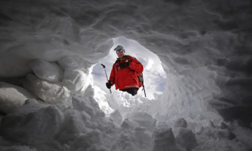 Auf der sicheren Seite: Das sind die 16 goldenen Regeln des Skibergsteigens / Bild: iStock Thumbnail