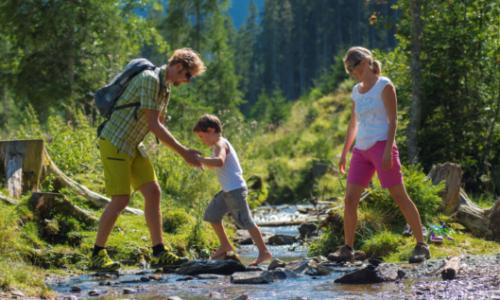 Wandern und Familie: Mit den Augen der Kinder / Bild: Shutterstock Thumbnail