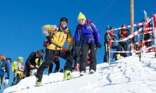 Am Gipfel angekommen / Bild: therunningtwins.com © Am Gipfel angekommen / Bild: therunningtwins.com Am Gipfel angekommen / Bild: therunningtwins.com