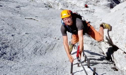 Sicherheit am Klettersteig: Stein und Eisen / Bild: Axel Jetzsch Thumbnail