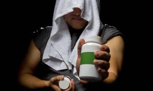 Fit mit Sumi: Bei der Empfehlung '20 Präparate täglich' habe ich mich dankend ausgeklinkt / Bild: iStock / innovatedcaptures Thumbnail