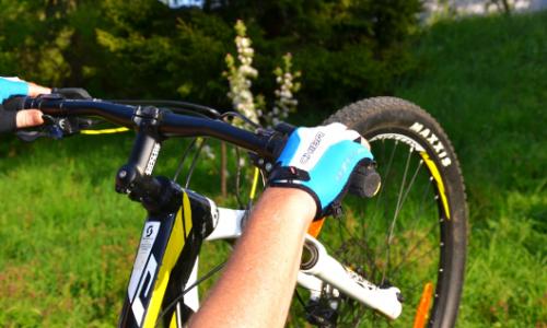 Wenn Nerven nerven: Was tun gegen taube Finger beim Biken? / Bild: Chiba Thumbnail