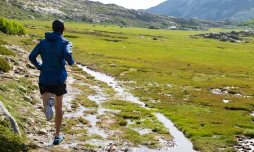 Trailrunning: Läuft ein Städter auf den Berg / Bild: Salomon Thumbnail